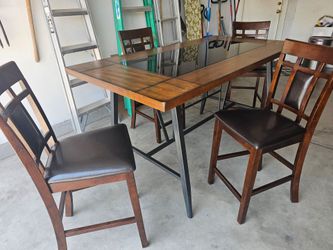 Beautiful 5pc Dining Furniture Set