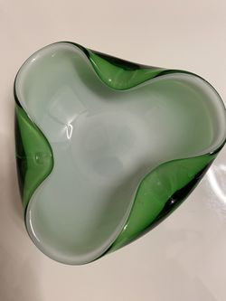VINTAGE MID-CENTURY MODERN GREEN Cased Art Glass Bowl