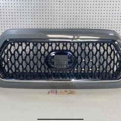 2017 2021 TOYOTA TACOMA FRONT GRILLE OEM