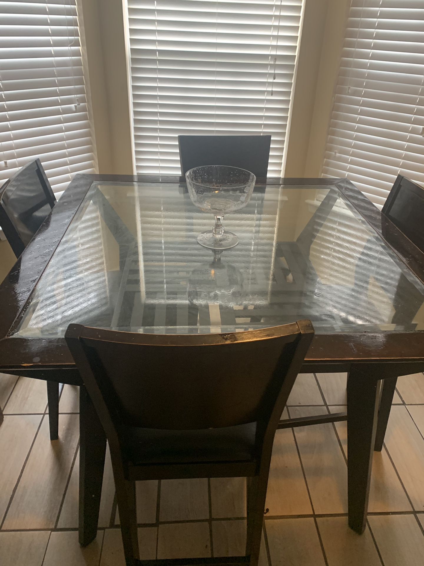 Glass wooden kitchen Table with 4 chair