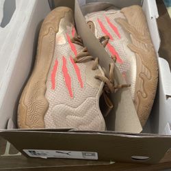 Melo ball. Shoes kids size 5