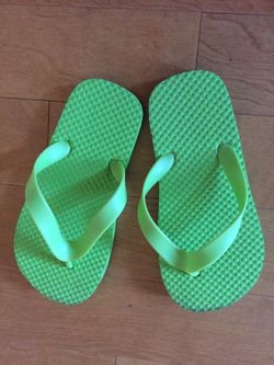 Boys green flip flops slippers youth size 1