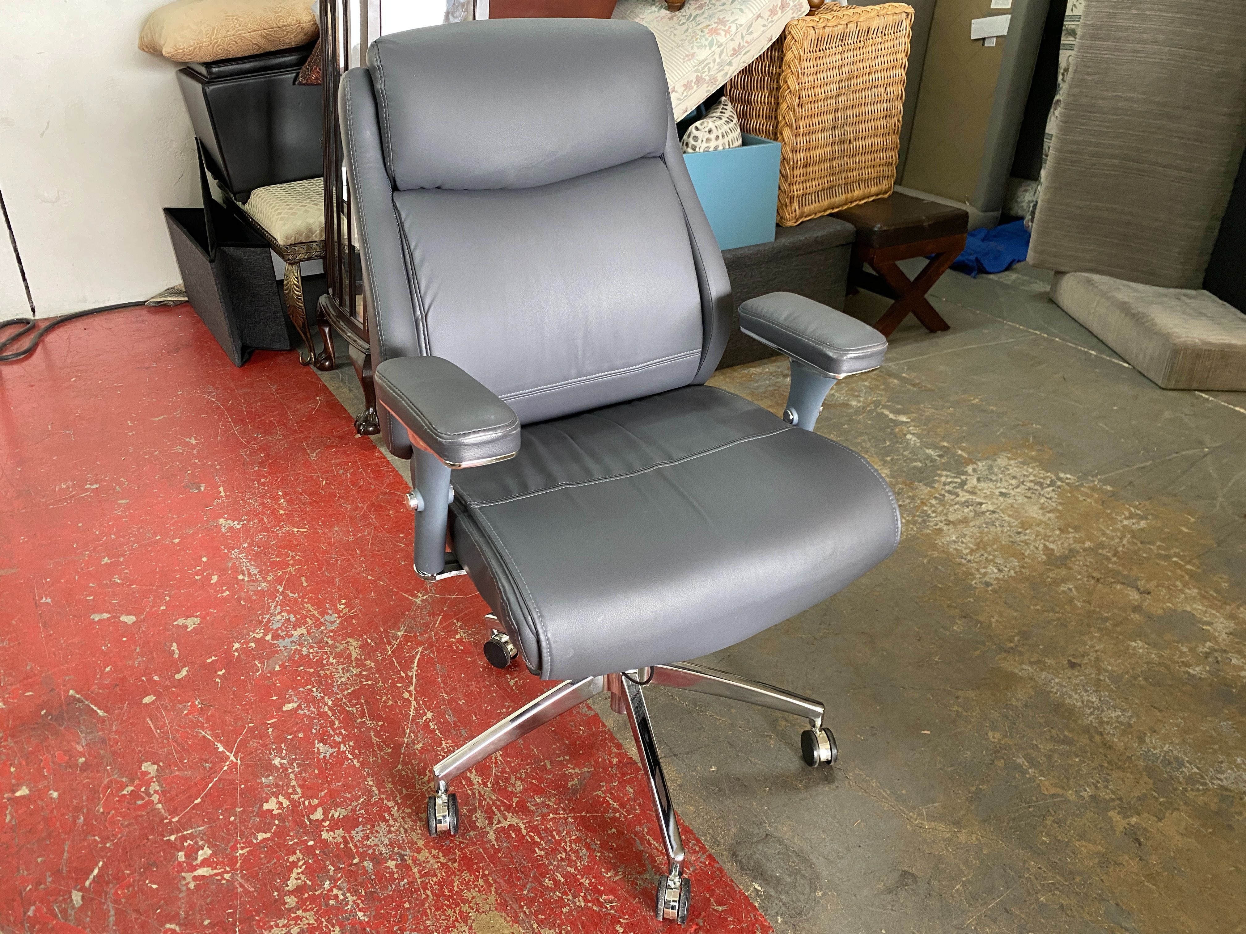 Realspace Keera Bonded Leather Managers Chair