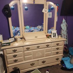 Large Wooden Dresser With Mirrors 