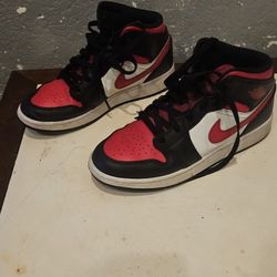 Jordan 1's Mid