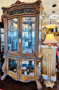 AICO By Michael Amini EDEN PARADISE Curio - NY