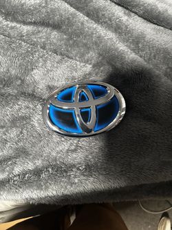 Toyota Hybrid Badge