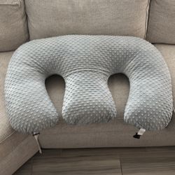 Twin-Z Pillow with Grey Cover 