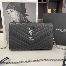 Women's black chain shoulder bag