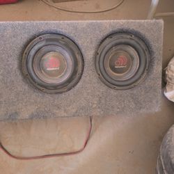 2 8" Massive Subwoofers & Rockford Fosgate Amp