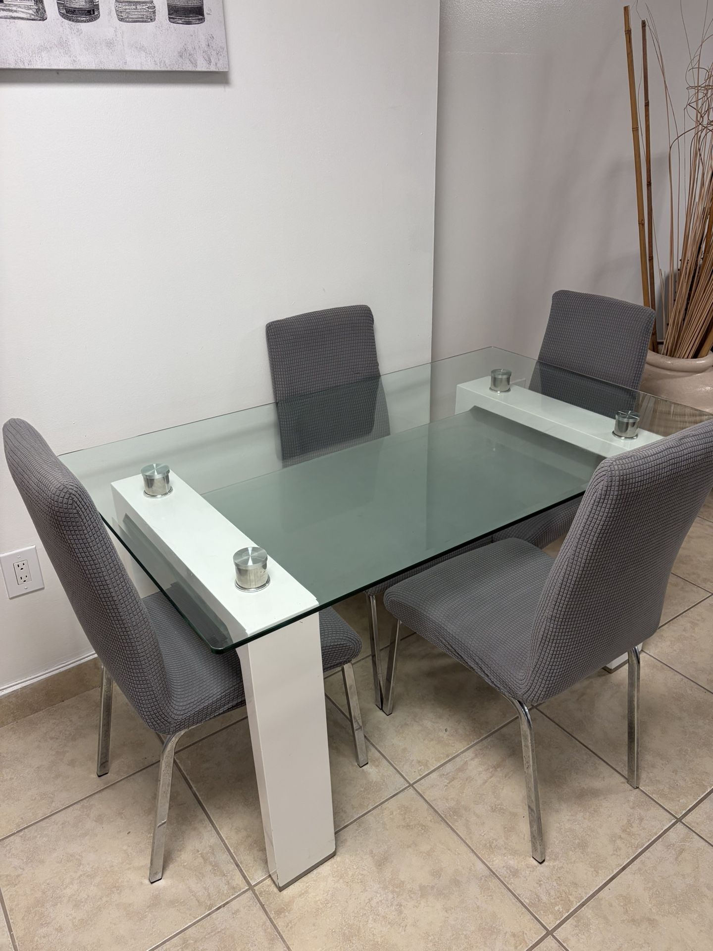 Dinning Table 