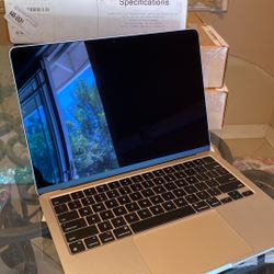 MacBook Air Starlight M2 Brand New 
