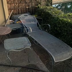 Sun Tanning Chair And Bench