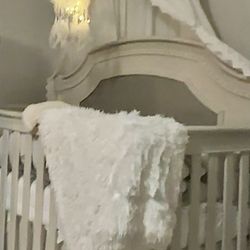 Luxury Crib With Extras In Excellent Condition $250