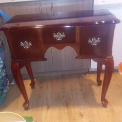 Queen Ann Table