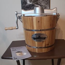 Elite Gourmet Old Fashioned 4Qt Ice Cream Maker - Vintage Style .