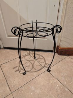 Black Wrought Iron Scroll Plant Stand