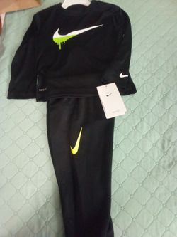Nike/New/2T/$22