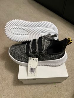Adidas Size 6y Youth brand new