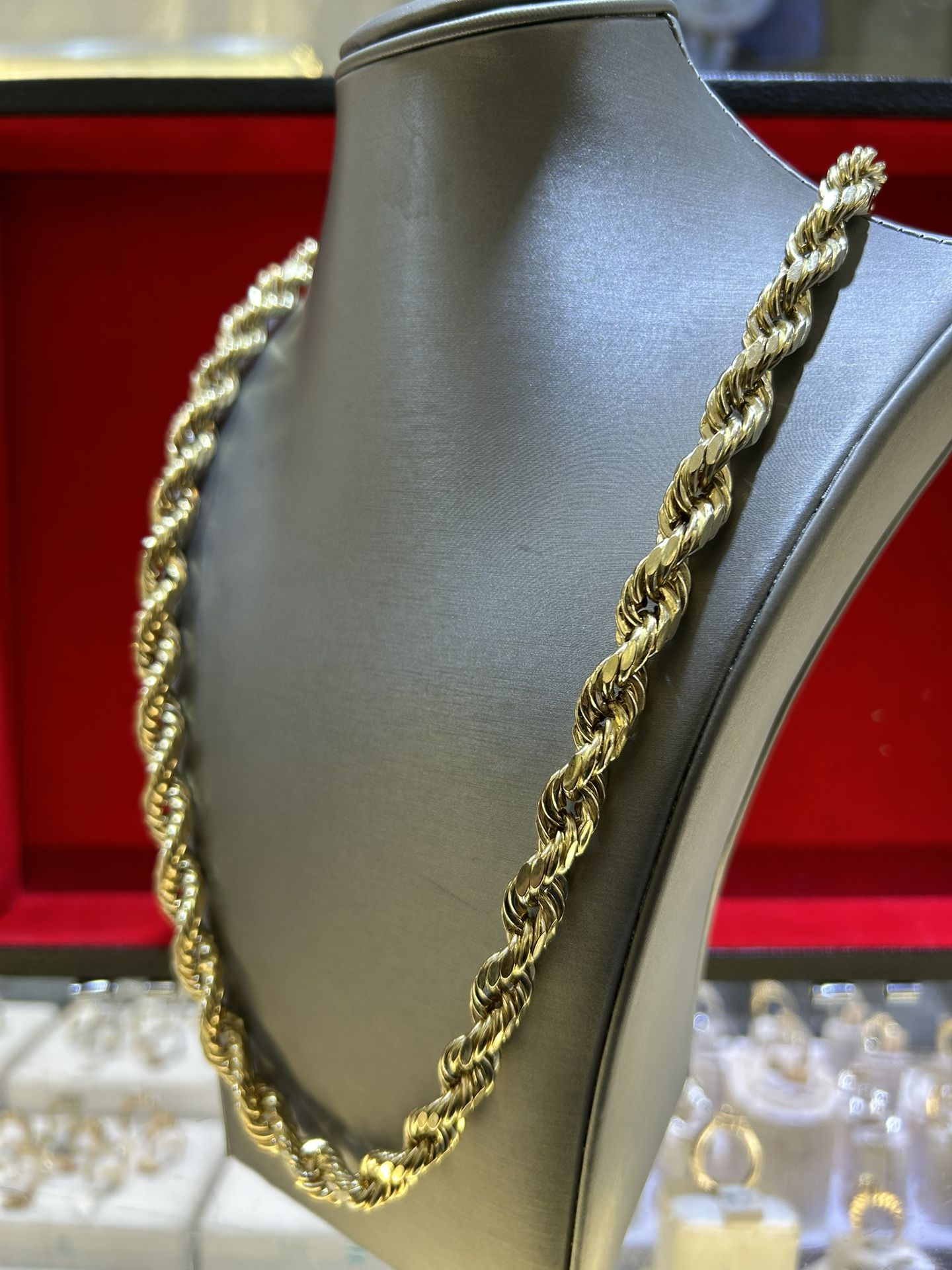10K GOLD THICK ROPE CHAIN