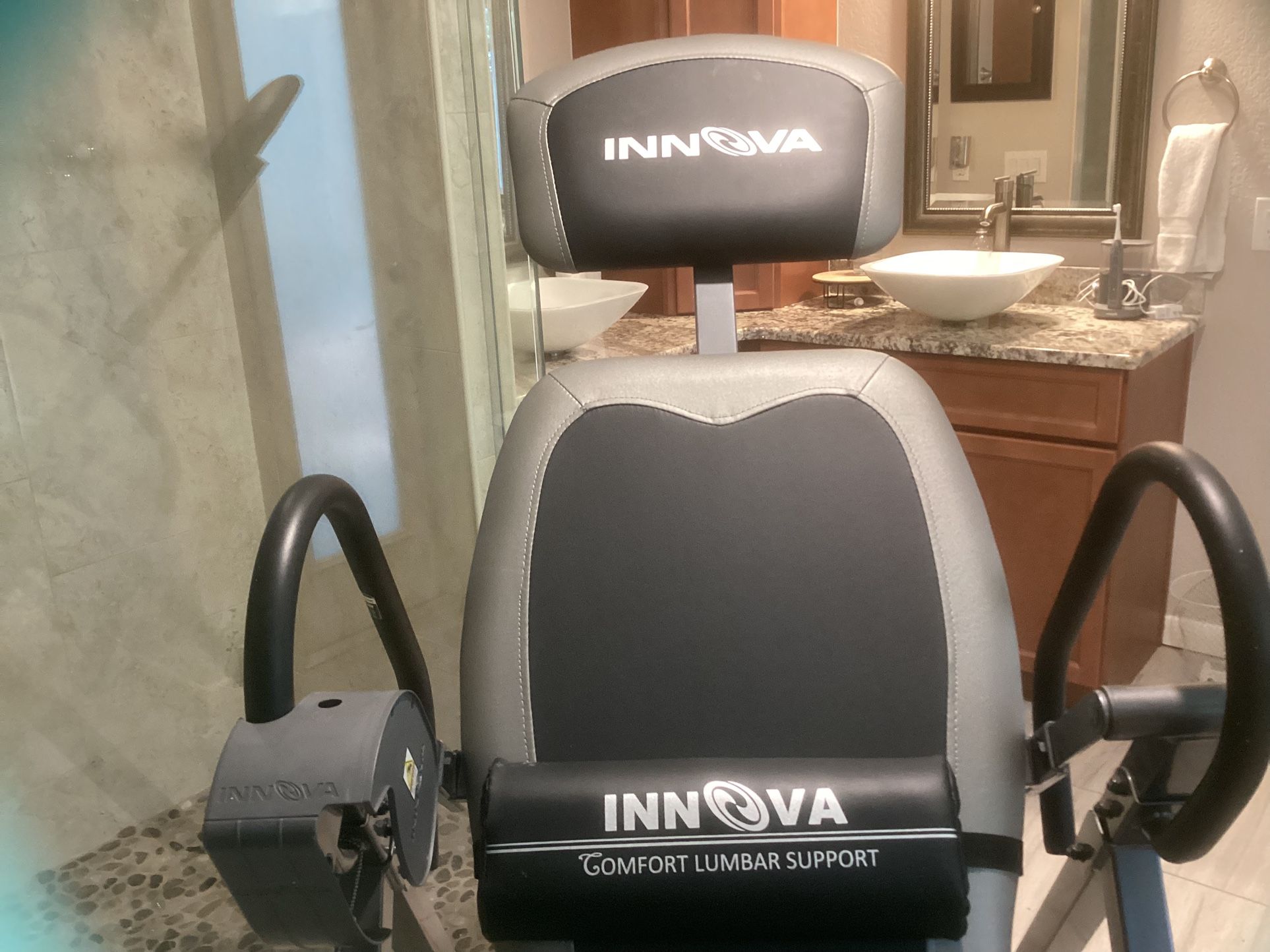 Inovva inversion table - almost New