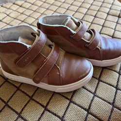 UGG Kids ( Size 12)