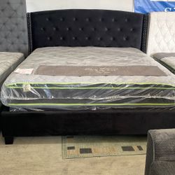 New King Size Bed And Mattres Pillow Top 
