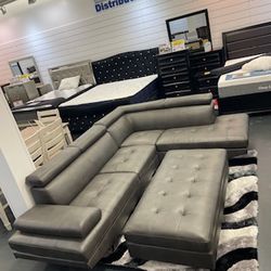 GORGEOUS GREY DETAILED SECTIONAL AND OTTOMAN! ADJUSTABLE HEADREST! DELIVERY TODAY! ZERO DOWN! 