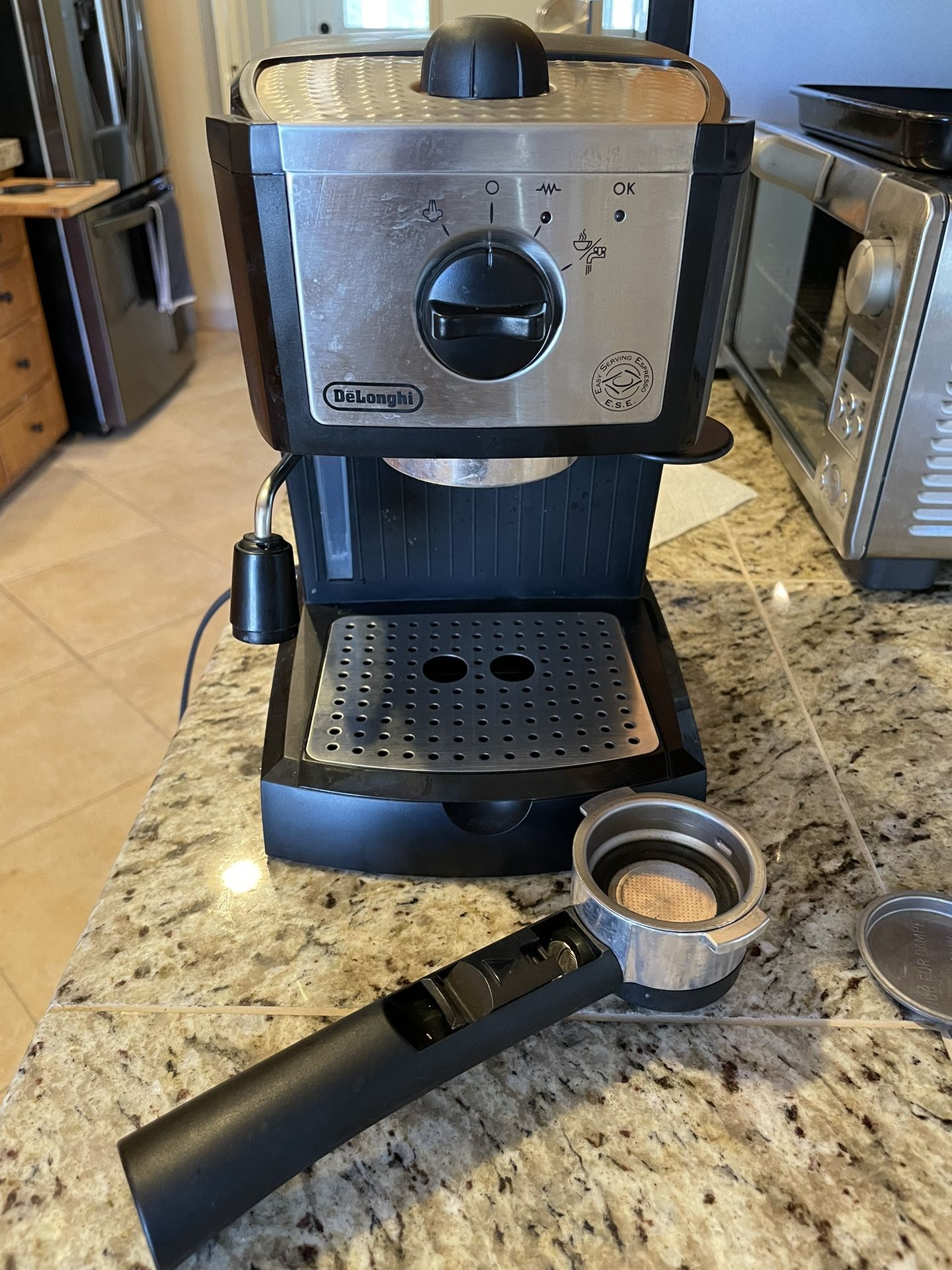 DeLonghi EC155 Espresso and Cappuchino Maker for Sale in San Diego, CA OfferUp