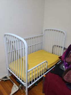 New Baby Crib with Mattress – Never Used