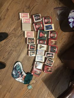 24 Barbie Hallmark Ornaments In Box Very Nice Condition +4 Barbie Stocking Hangers Inbox