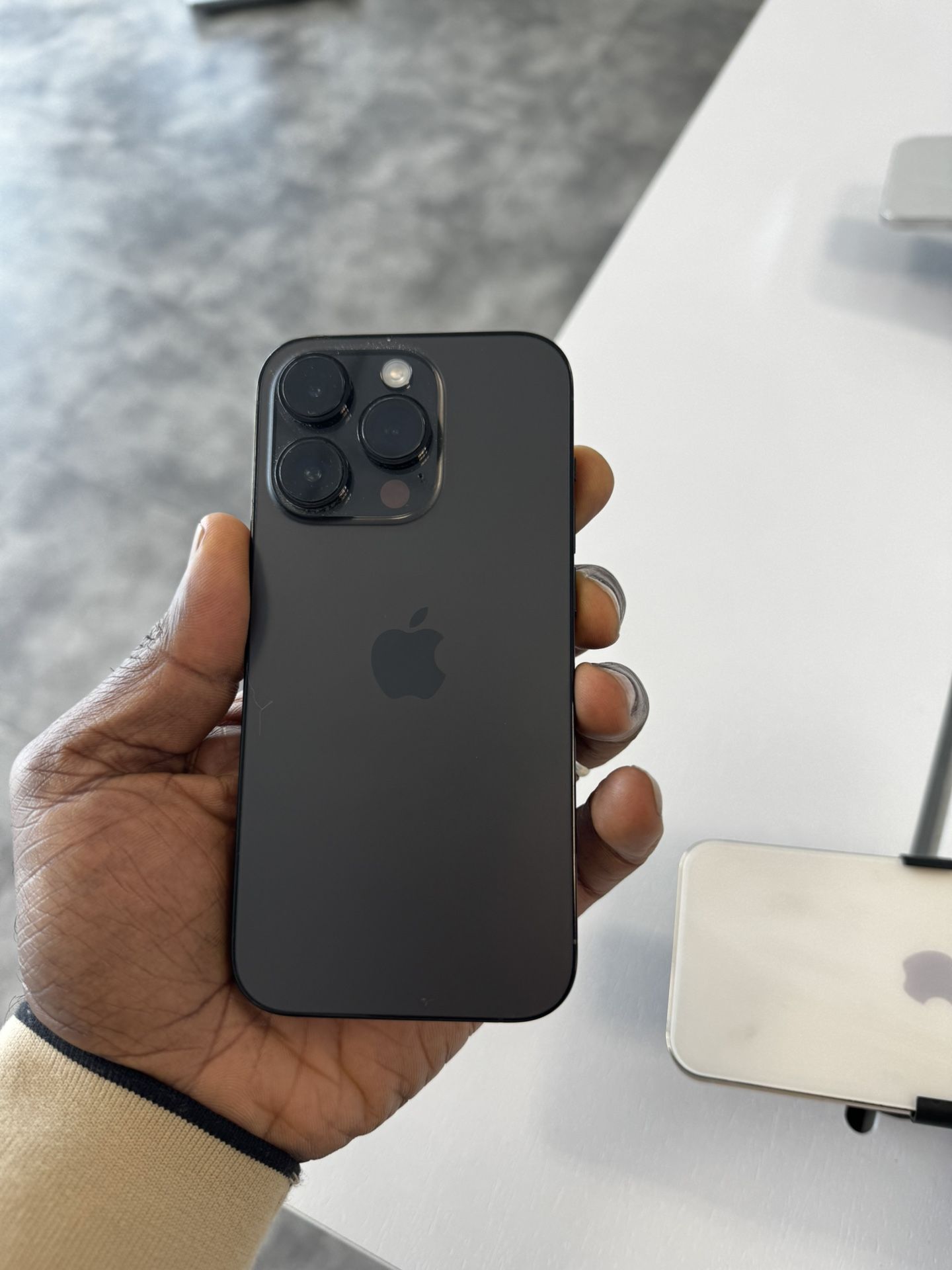 iPhone 14 Pro Tmobile Locked