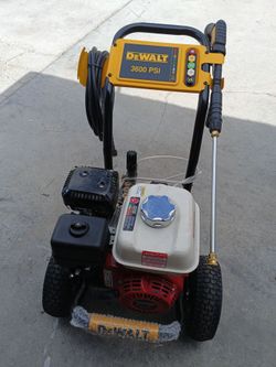 DEWALT
3600 PSI 2.5 GPM Gas Pressure Washer with Honda GX200 Engine, Heavy-Duty Commercial Cold Water Power Cleaner