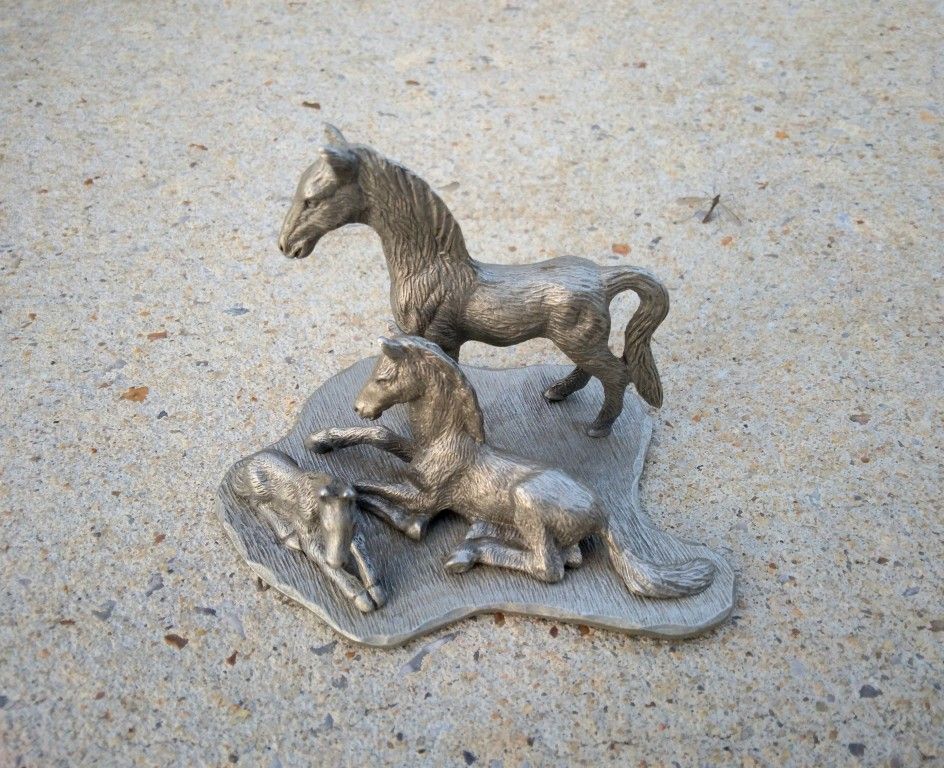 Bea-Line Small Pewter Horse Family Figurine 