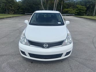 2011 Nissan Versa S !!! Low Miles !!! Clean Title !!!