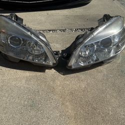 W204 Head Lights 