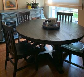 Sonoma 60” Round Solid Wood Table and 6 Chairs