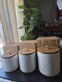 NEW- Princess House Ceramic Canister Set with Wood Lids – Set of 3