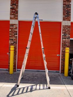 Louisville 22 ft ladder$200