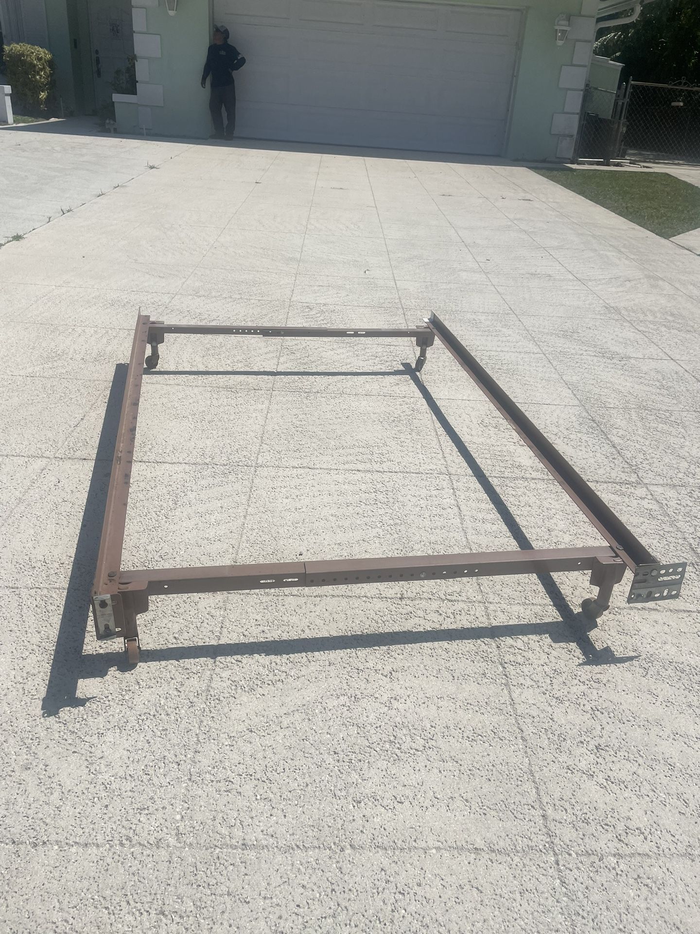 Twin   Size  Bed 🛌 Frame In Perfect Condition 