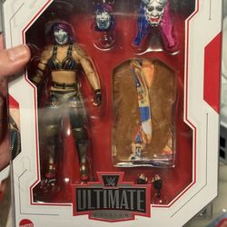 WWE RARE WRESTLING FIGURE LOT HULK HOGAN UNDERTAKER ASUKA BETH PHOENIX