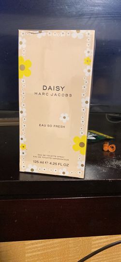 Marc Jacobs Daisy