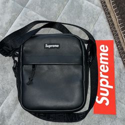 Supreme leather bag