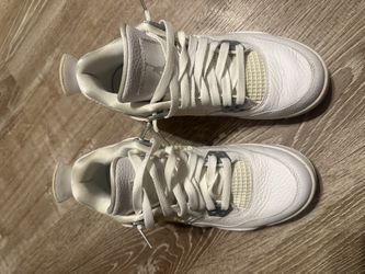 White Air Jordan retro 4 Youth 5 1/2