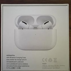 Apple AirPods Pro With Wireless Charging Case