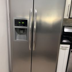 Side-by-Side Gallery Frigidaire Refrigerator 