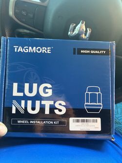 Lug nut set