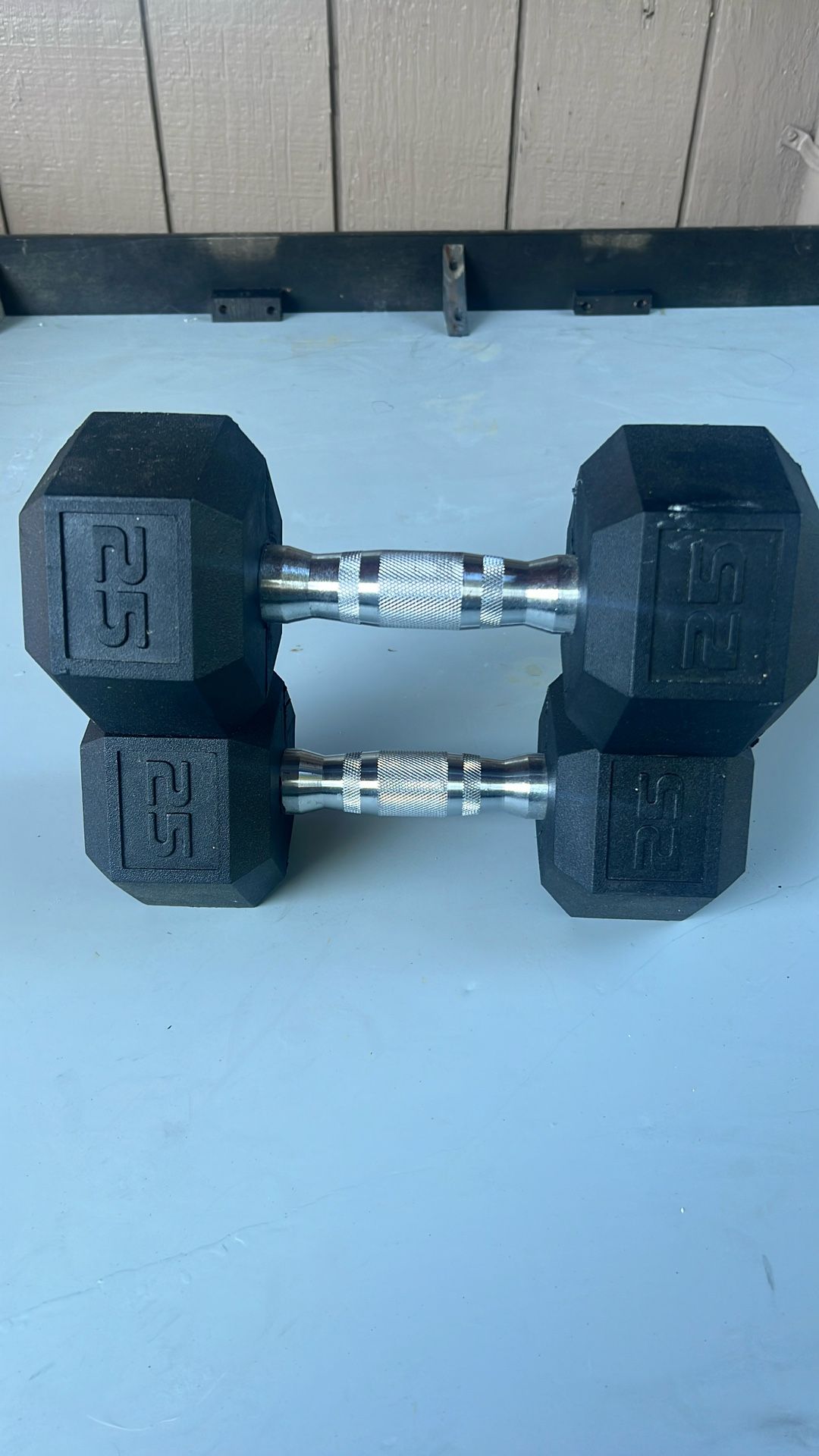 weights 25 lb  