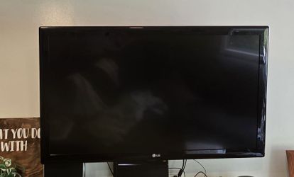 42" LG TV