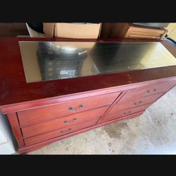 Nice Wooden Dresser 6 Drawer With Mirror Top $25